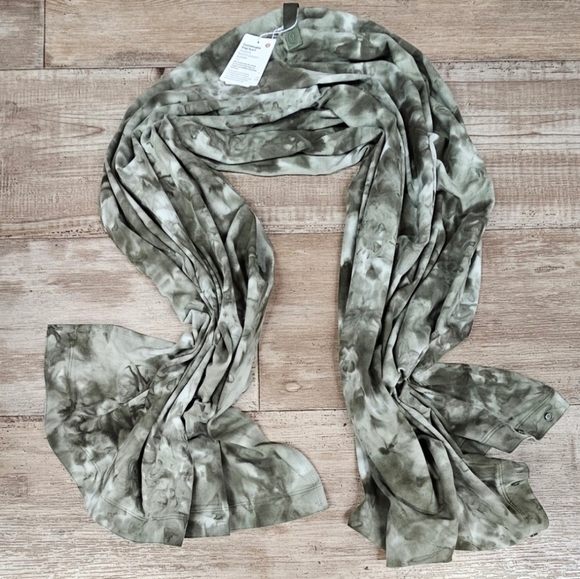 Nwt Lululemon Customizable Snap Scarf - Picture 2 of 9